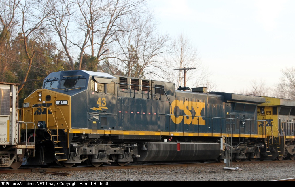 CSX 43 is freshly painted